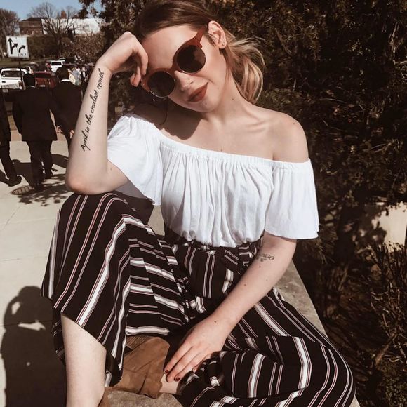 Meet your Posher, Sabrina - Picture 1 of 1